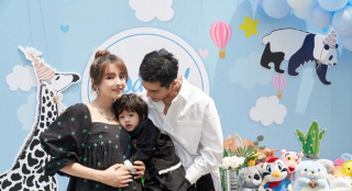 姜潮宣布老婆麦迪娜怀二胎 晒“一家四口”合照