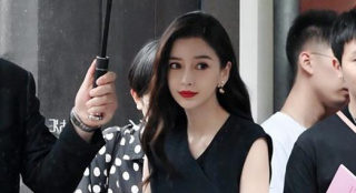 Angelababy黑裙配红唇 凸显曼妙身材女人味十足