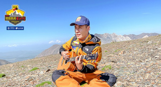 印小天杨九郎黄征等人组成登山队 周韦彤开启吃播