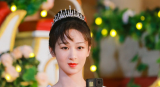 杨紫《萌探》穿越童话世界 化身白雪公主巧捉萌贼