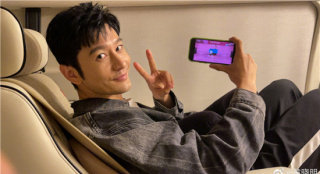 黄晓明庆祝表妹陈梦夺冠 自嘲：终究是我高攀了