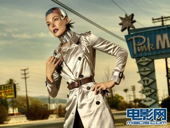 米拉·乔沃维奇变“机器人” 生化煞女性感风情