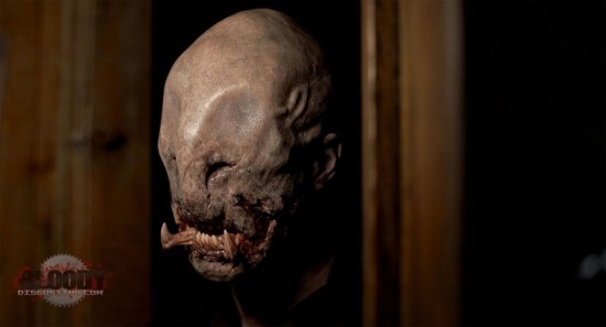 《背包》演绎法式恐怖 荒村客栈饿鬼复活食人