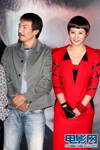 《第四张画》首映晚会 郝蕾、关颖红黑女将大