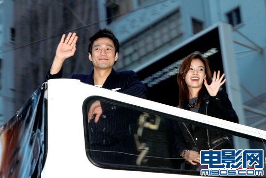 池珍熙不肯与韩孝珠重温吻戏香港宣传引围观