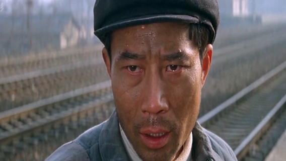 33年前几毛钱的票价，却狂揽1.3亿票房，他感动了全国14亿人