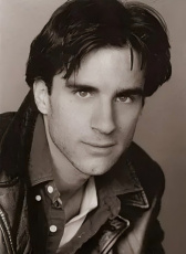 詹姆斯·沃特斯顿