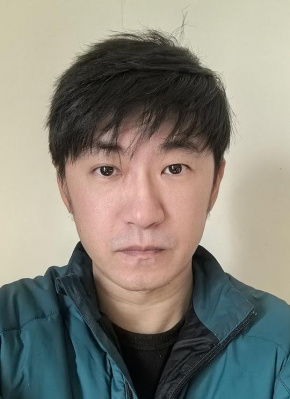 何一平