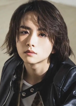 板垣李光人