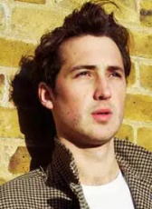 本·劳埃德-休斯