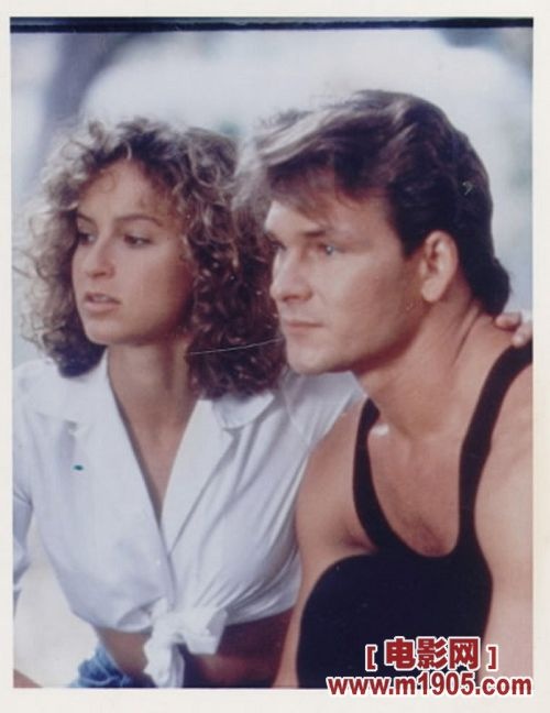 公众追忆帕特里克 拍《辣身舞》小镇举行追悼