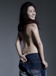 何潔突破尺度激爆寫真 無上裝暴變性感熟女