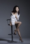 何潔突破尺度激爆寫真 無上裝暴變性感熟女