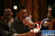 兩岸三地導(dǎo)演把酒會(huì)友 何平與前輩侯孝賢交流