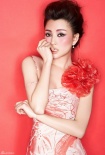 殷桃初春寫真人面如花 雙唇輕咬手指擺性感姿態(tài)