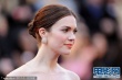 女星曼迪·摩尔亮相红毯 水晶礼服彰显高贵惊艳