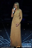 格温妮丝·帕特洛表演 演唱歌曲“Coming Home”