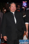洪金宝黑色中山装亮相 富态十足一展大师风范