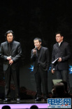 内地导演贾樟柯携手韩国导演李沧东上台讲话