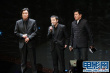内地导演贾樟柯携手韩国导演李沧东上台讲话