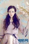 唐于鴻春日寫真溫情洋溢 五官精致佳人如畫