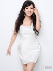李念为国际杂志拍摄写真 脱俗气质被誉春天百合
