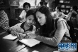 姚晨深入難民營探訪 旁聽課程與難民貼心交流