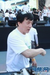 成龙311烛光晚会忙前忙后 演艺圈大哥当之无愧