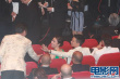 楊千嬅換上性感時尚花裙 成龍、周潤發(fā)臺下熱聊