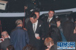 楊千嬅換上性感時尚花裙 成龍、周潤發(fā)臺下熱聊