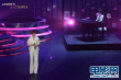 范晓萱母女同台默契亮相 母亲献歌女儿钢琴伴奏