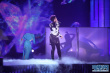 周笔畅登台献唱串烧歌曲 现场氛围热观众情绪高