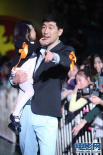 王千源抱《钢的琴》小演员亮相 尽显父爱一面