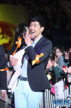 王千源抱《钢的琴》小演员亮相 尽显父爱一面