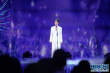 毛阿敏优雅白衣亮相 献唱电影节获奖影片主题曲