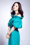 董璇服裝大片炫美出爐 全新造型演繹各色美態(tài)