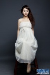 2011杨紫告别童星 白色长裙演绎最美半熟少女