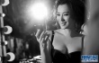 莫小棋演繹化妝間性感大片 笑容親和大秀好身材