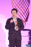 韩杰喜获新人导演奖 称奖项就像“处男身”