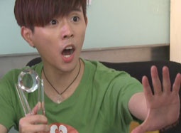 《爱上电影网》惊现“矮人英雄” 萌男引整容风波