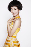 小燕子李晟拍夏日时尚大片 俏皮率真惹人怜爱