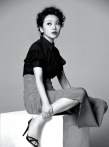 閆妮時尚寫真大片風(fēng)格百變 盡展冷艷女王氣質(zhì)