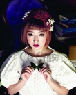 韓國(guó)女星樸信惠時(shí)尚寫真曝光 猶如愛麗絲游仙境