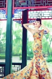 芙蓉姐姐再度挑战中国风 龙袍写真叫板范冰冰