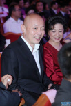 葛优微笑亮相观众席 表情搞笑大展喜剧天王之风