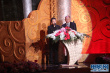 賈樟柯、吳宇森相談甚歡 為優(yōu)秀華裔導(dǎo)演獎開獎
