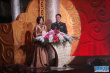 李幼斌、劉曉慶默契登臺(tái) 為優(yōu)秀女演員開(kāi)獎(jiǎng)