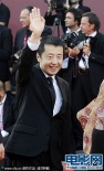 賈樟柯導(dǎo)演紅毯現(xiàn)身 連續(xù)7年參加威尼斯影節(jié)