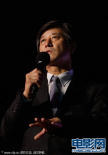 導演金基德亮相釜山電影節(jié) 按手印留名星光大道
