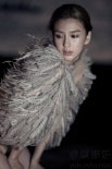 Angelababy宛若凡間精靈 多款造型秀驚艷紅唇